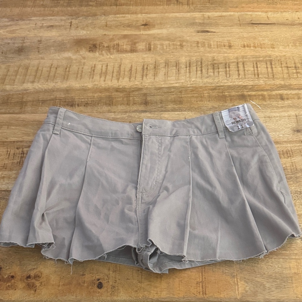 REWASH brand low rise taupe gray Women's Shorts skort NWT 11 30 pleated skirt